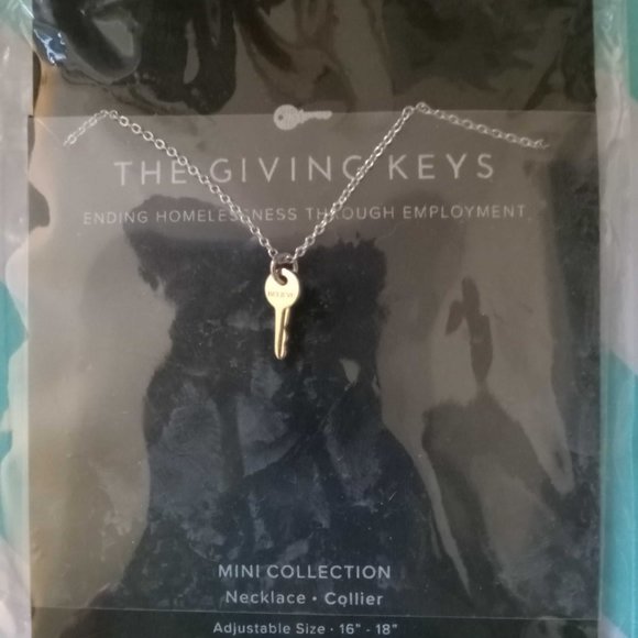 New! The Giving Keys Mini Key Necklace Believe - Picture 1 of 2